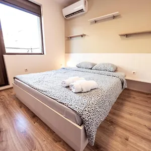 verificați disponibilitatea